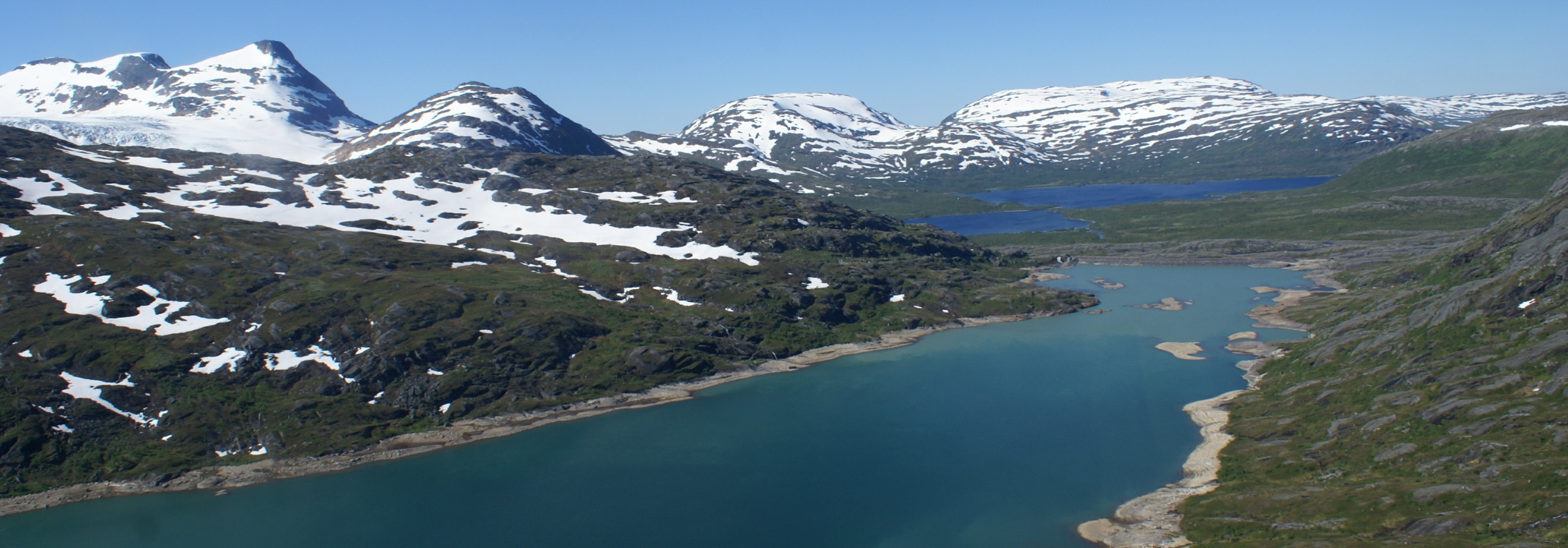 réservoir d'eau montagne neige